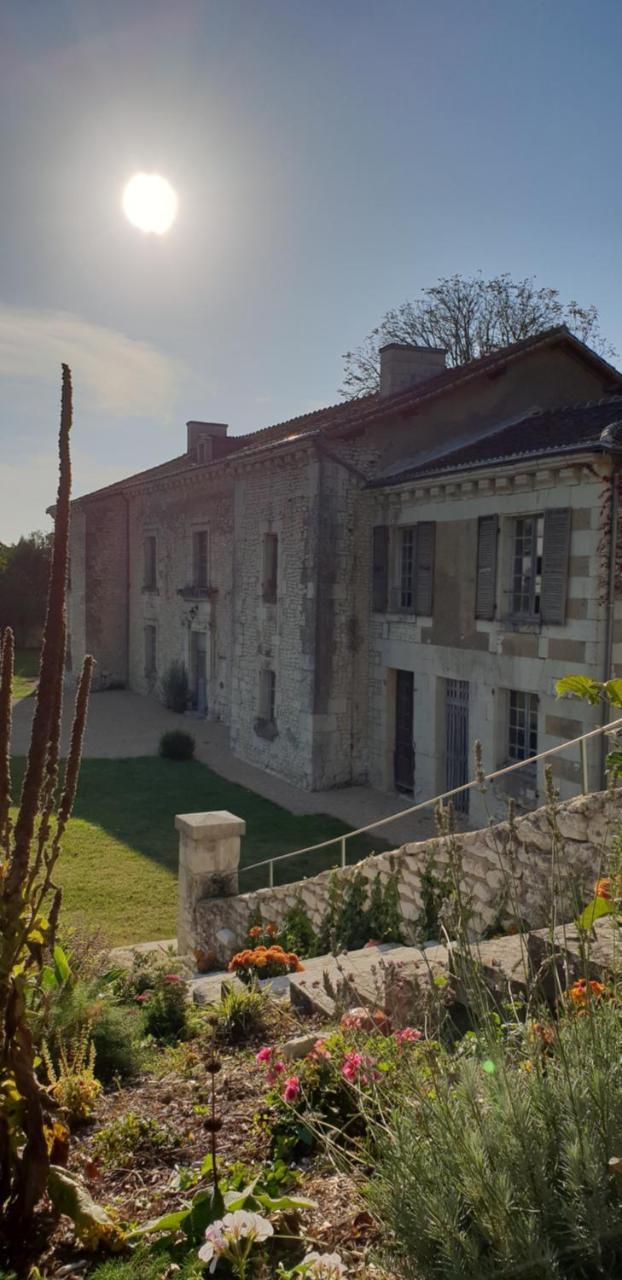 L'Olivier Villa Monts-sur-Guesnes ภายนอก รูปภาพ