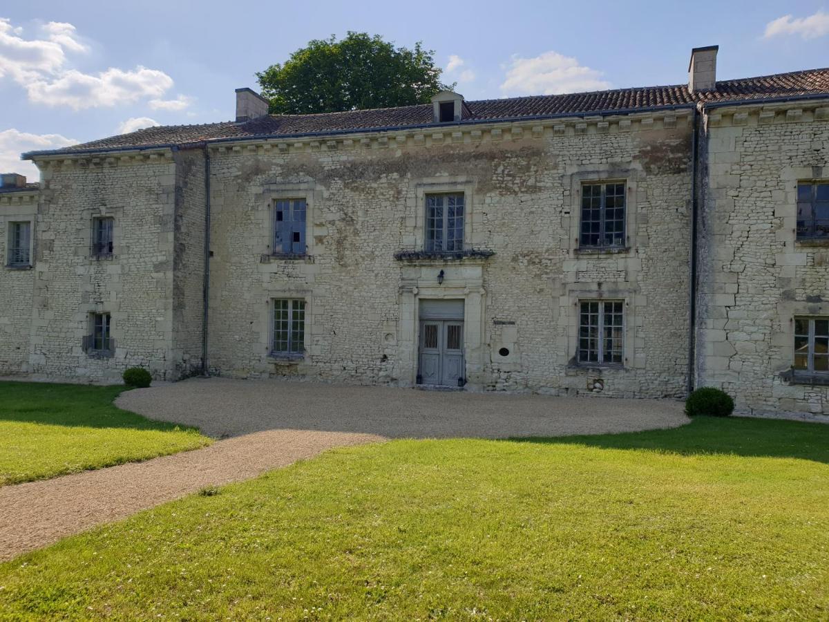 L'Olivier Villa Monts-sur-Guesnes ภายนอก รูปภาพ